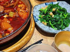 鹰嘴豆炒豆苗-阿里家·新疆烤肉酒場 by MIG