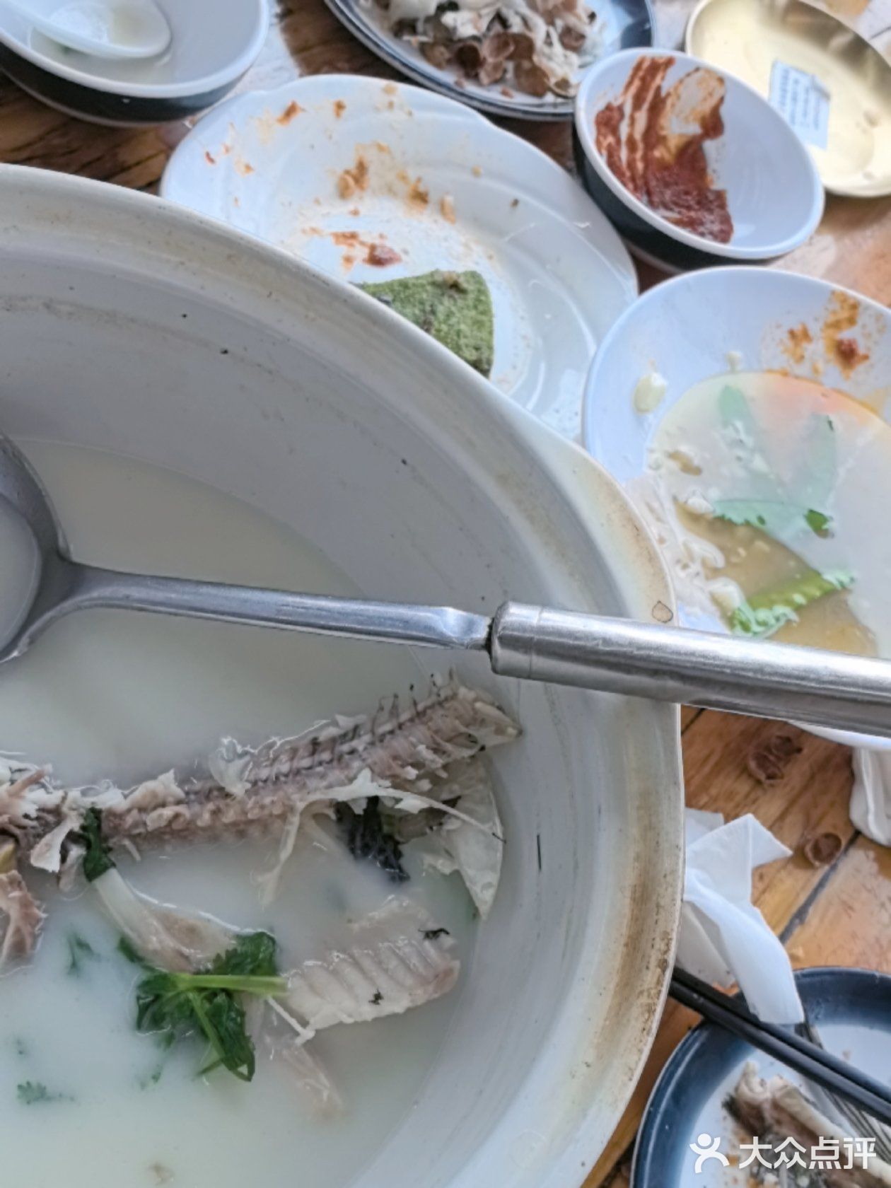 清炖鱼头汤好滋味