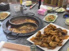 -八次方巴乡石锅鱼·金海湖水库活鱼(谷丰东路店)