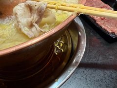 -果松木炭酸菜铜火锅·外婆参鸡汤