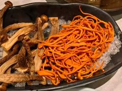 -捞王锅物料理(上海世茂广场店)