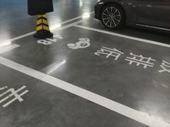 -白玉兰广场停车场