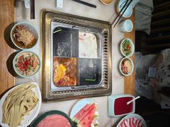 -巴渝瓦肆重庆鲜火锅(宝龙环湖店)