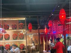 -老滇山寨•云南特色菜•地方菜•民族风情歌舞表演(金碧店)