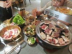 -围炉肉舍•炭烤活鳗•丹东海鲜烤肉(步行街店)