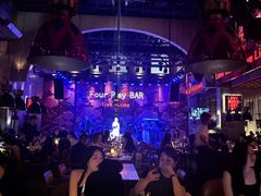 -FOUR PLAY BAR