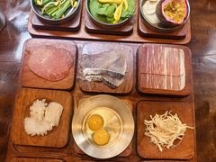 -银米·云南传统过桥米线(双廊黑金冠店)