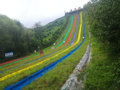 -雪山彩虹谷景区