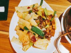 风干肉炒香笋-云海肴云南菜·蒸汽石锅鱼(北京良乡华冠店)