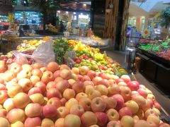 -中百仓储超市有限公司(越秀星汇维港店)