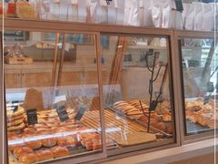 面包甜点陈列柜-Dough&Joe团憩(瑞虹天地月亮湾店)