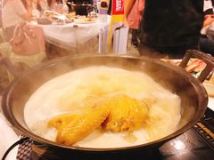 -鲜入围煮花胶鸡海鲜火锅