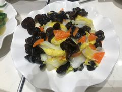 醋熘白菜木耳-松花湖水饺(新濠天地店)