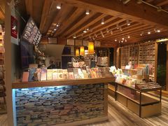 -猫的天空之城概念书店(丽江古城饮玉巷店)
