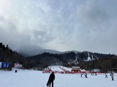 -亚布力新体委滑雪场