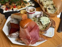 -J Create城市露营咖啡·简餐·宠物(上海动物园店)