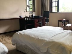 -陕西华浮宫酒店(未央湖公园店)