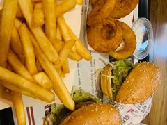 -The Habit Burger Grill 哈比特汉堡(世博店)
