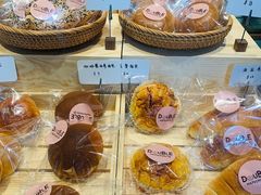 -DOUBLE HAPPINESS 双喜面包咖啡