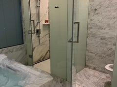 -上海滴水湖皇冠假日酒店