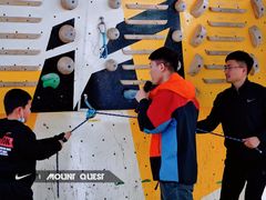 -问山MountQuest攀岩馆