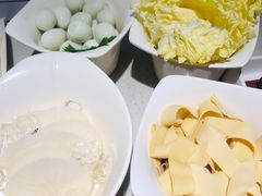 鹌鹑蛋-海底捞火锅鲜切牛肉主题店(长寿路店)