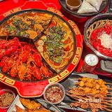 来南宁一定要去琅西村胡爷吃椰香小龙虾!