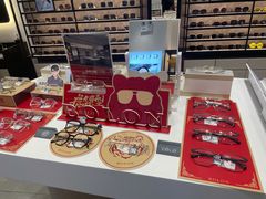 -博士眼镜集团石人工眼镜(虹口万泰店)