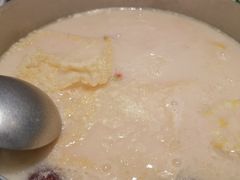 -洪氏嗨捞·广东猪肚鸡·椰子鸡火锅(西咸万象城店)