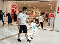 -优衣库(郑州二七万达广场店)