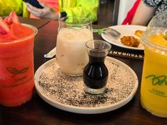 -Chom Cafe and Restaurant