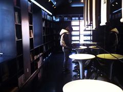 -钟书阁(松江泰晤士小镇店)