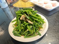 凉拌丝瓜尖-蛙蛙叫·牛蛙烤鱼(北京总店)