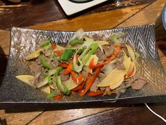 酸木瓜炒牛肉-紫滇源云南生态菜(丹凤街店)