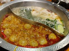 -东巴婆婆云南鱼豆花火锅(大东门店)