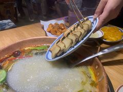 -洱火云南酸菜牛肉火锅(石景山当代商城店)