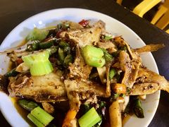 -鸿顺老铁锅美蛙鱼府(解放碑店)