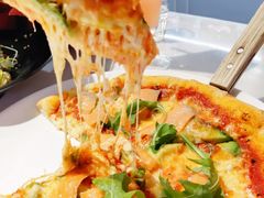 三文鱼牛油果披萨-威克特披萨汉堡