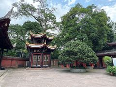 -峨眉山报国寺