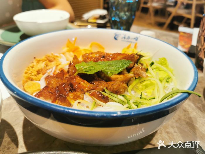 美奈小馆·越南料理(福田星河COCO Park店)香茅烤鸡肉捞檬粉图片