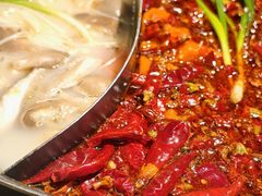 鸳鸯锅红汤配菌汤锅-萍姐火锅·公路夜市(打浦桥日月光店)