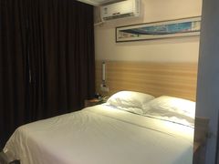 -城市便捷酒店(武汉万象城北湖正街店)