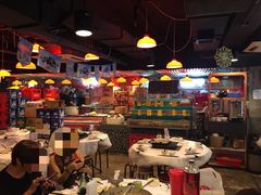 大堂-鲜入围煮花胶鸡海鲜火锅