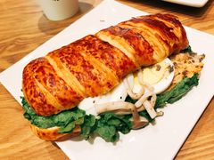 黑松露风味鸡扒可颂-星巴克臻选(北京世贸天阶店)