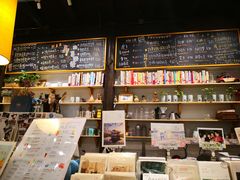 -猫的天空之城概念书店(杭州南宋御街店)