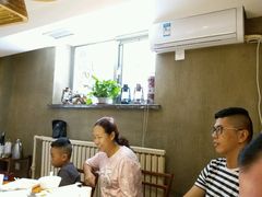-马路边上·小海鲜烧烤(八一路店)