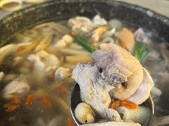 招牌菌王椰子鸡锅-墨脱石锅椰子鸡•海鲜糟粕醋(榆亚路店)