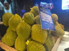 -雍容荟帝王蟹活龙虾展台自助(IFS黑金店)