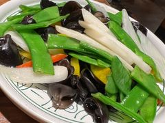 五彩鲜蔬-云海肴·汽锅鸡·云南代表菜(天山百盛优客店)