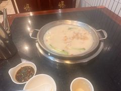 -老来福·非遗酸汤兔(凯旋路店)